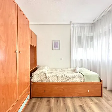 - Parking Privado - Wifi - 2 Banos - 8 Person