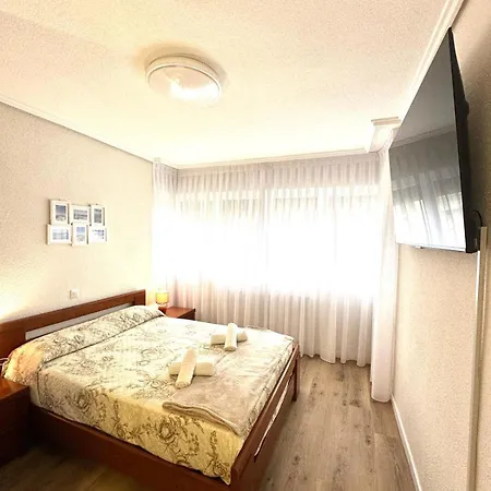 - Parking Privado - Wifi - 2 Banos - 8 Person Apartment *