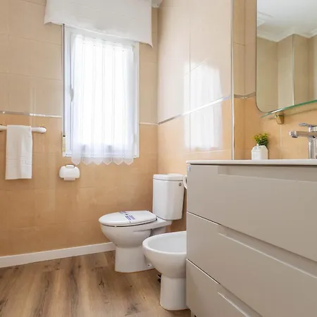 - Parking Privado - Wifi - 2 Banos - 8 Person Apartament
