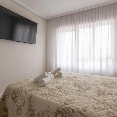 Apartamento - Parking Privado - Wifi - 2 Banos - 8 Person