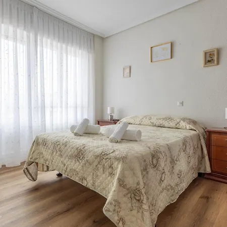 - Parking Privado - Wifi - 2 Banos - 8 Person *