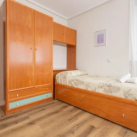 - Parking Privado - Wifi - 2 Banos - 8 Person